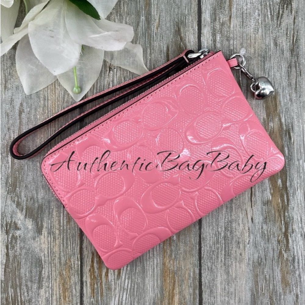Coach Corner Zip Wristlet In Signature Leather With Heart Charm Wallet - Picture 5 of 7